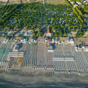 Luglio in campeggio: vivi la Riviera con tutti i comfort inclusi